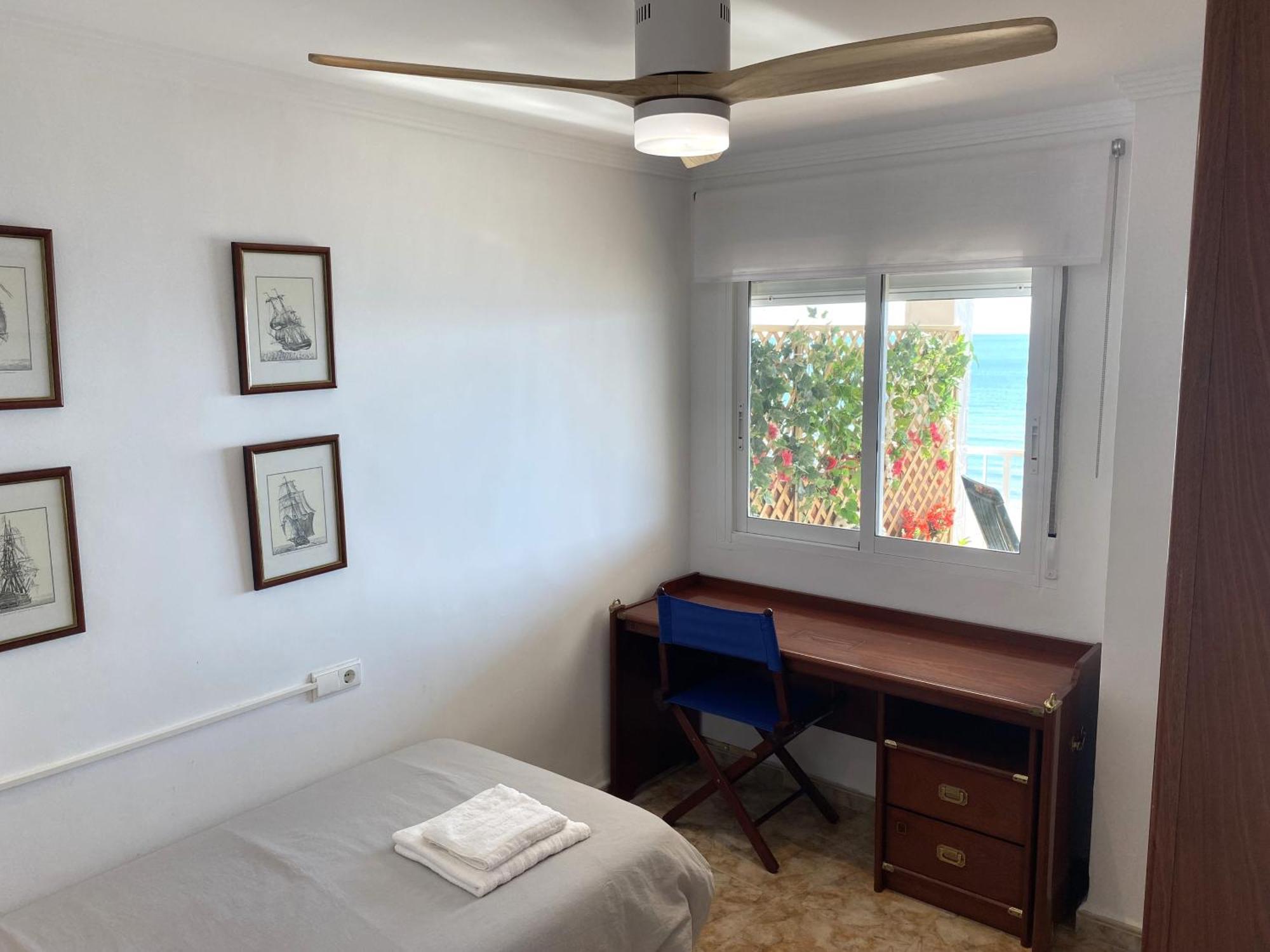 Beachfront And Renovated Apartment Cullera Bagian luar foto
